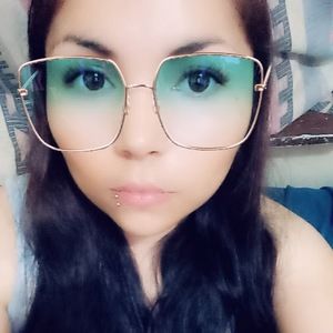 Meet your Posher, Isela